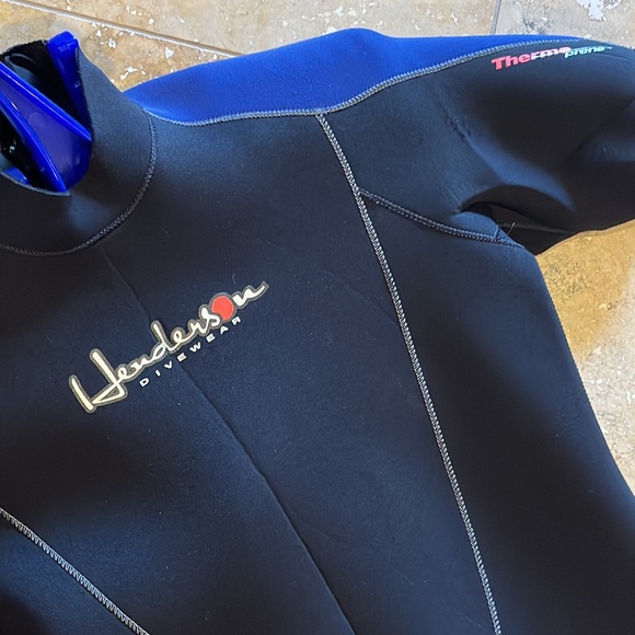 Henderson Wet Suit - Picture 3 of 5